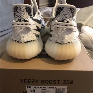 Yeezy boost 350 v2 zebra